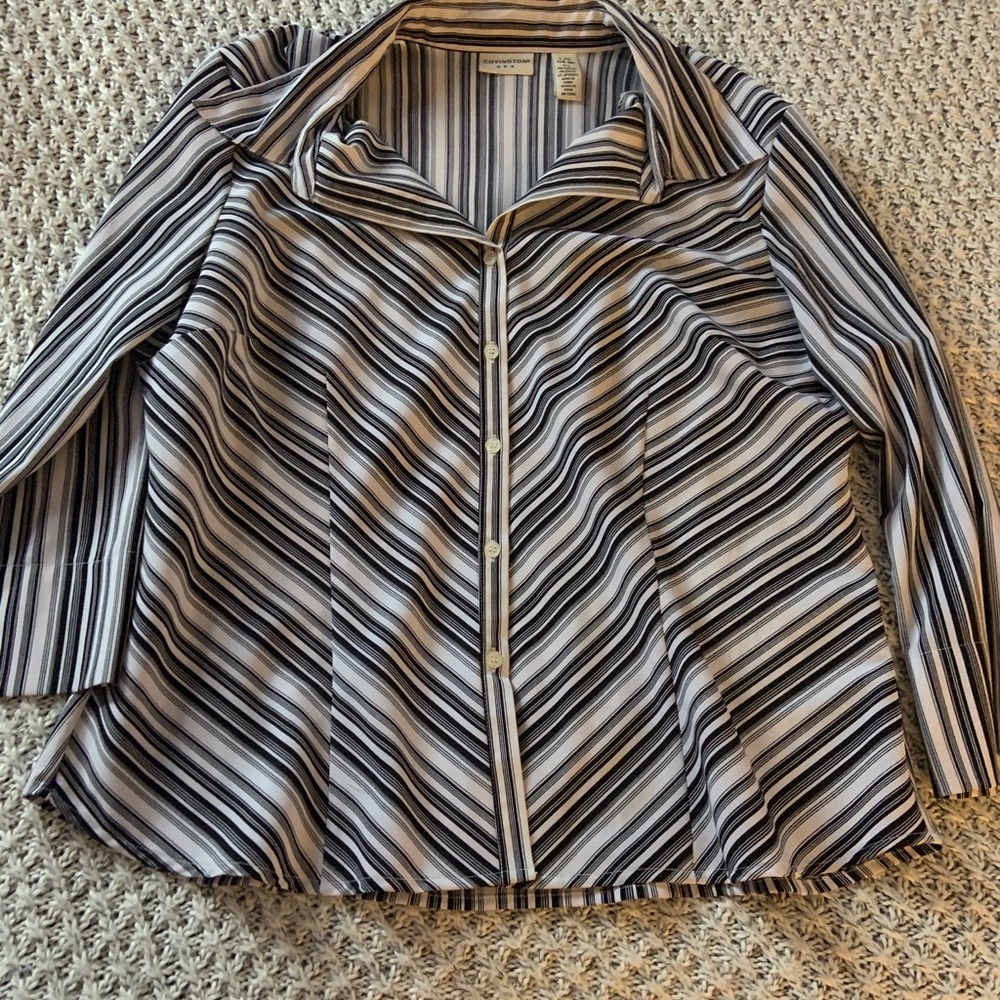 🔆Moving Sale 20% Off🔆 Black&White Chevron Blouse